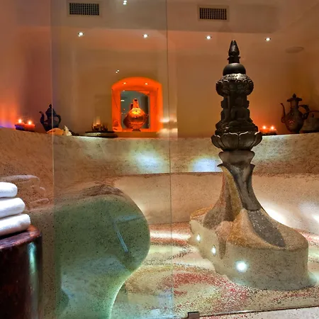 Отель Continental 4*