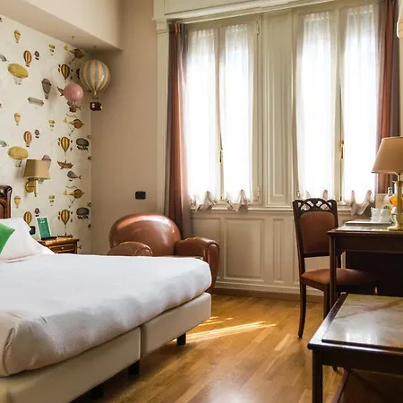 コンチネンタル ホテル 4*